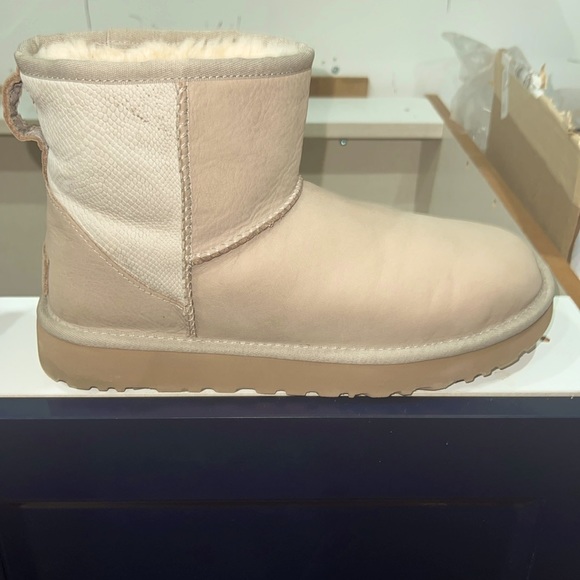 MINI UGGS - Picture 2 of 11